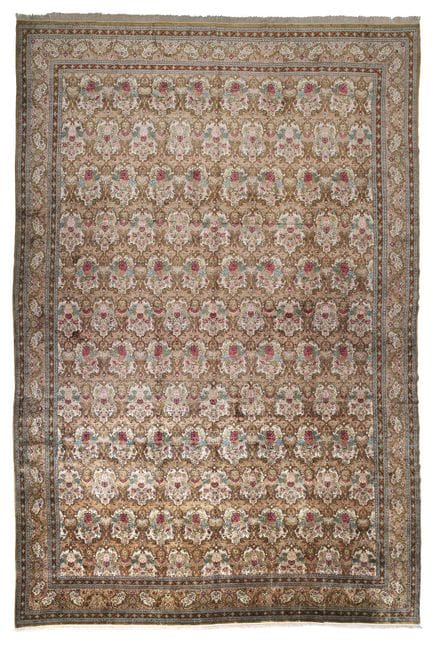 Très important et magnifique tapis GHOUM en soie
I