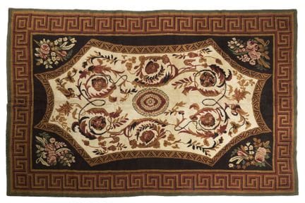 Tapis aux points de la Savonnerie 
France. Milieu 