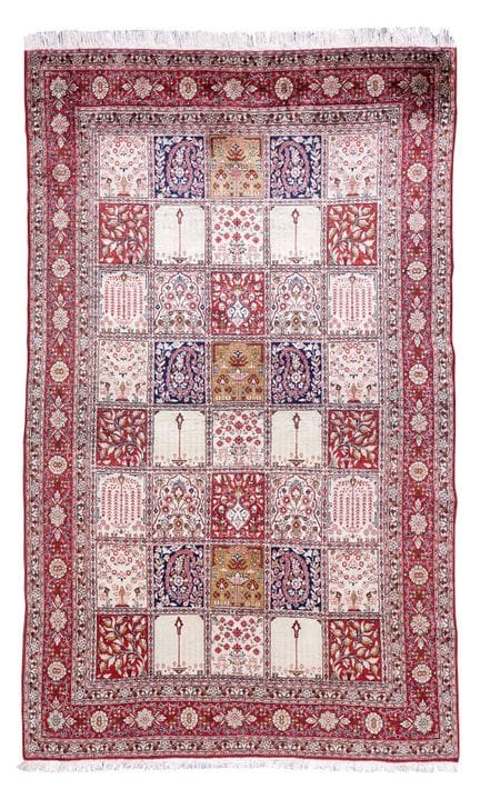 Fin tapis GHOUM en soie 
Iran. Époque du Shah, ver