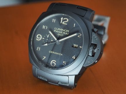 沛纳海 Luminor 1850 3 Days GMT Ceramica 型号 OP6883
陶瓷表