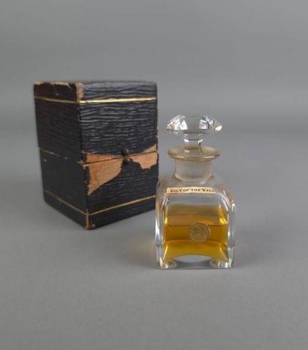 LILY OF THE VALLEY
Flacon de parfum en cristal de 