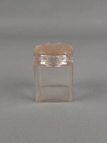 COTY - LA JACEE 
Petit pot à crème en verre de for