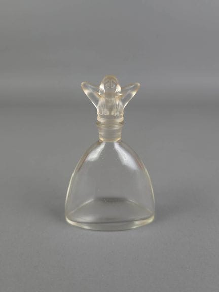 FLACON DE PARFUM 
Flacon en verre avec bouchon fig