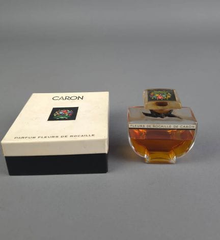 CARON – Fleurs de Rocaille
Glass perfume bottle wi