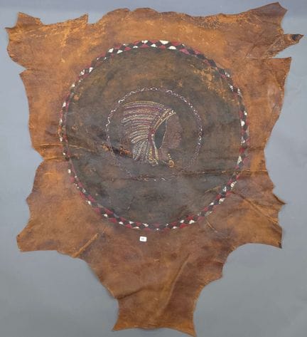 América del Norte. Piel de tambor de cuero pintada