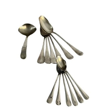 Set di posate: cucchiai, coltelli da spalmare, ecc