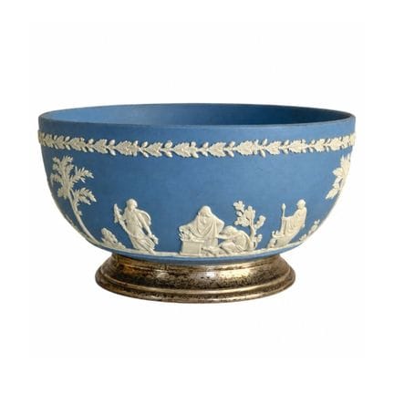 Coppa Wedgwood con base in argento, realizzata in 