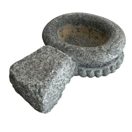 Wasserbecken aus Granit, rund, mit überstehendem R