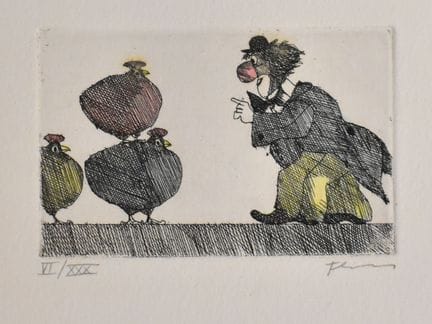 Clown mit akrobatischen Hühnern / Harlekin auf Hah