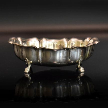 Schälchen     Silber. Marken: 800 u.a. L. 15,5 cm.