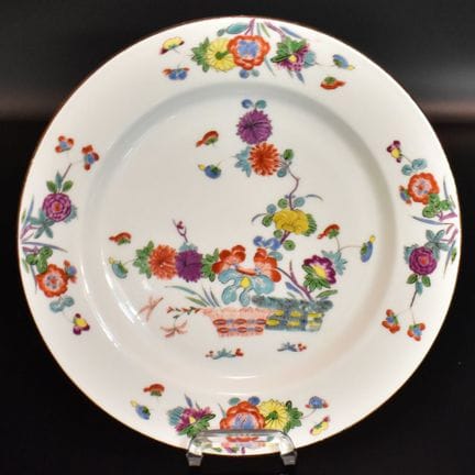 Teller Glatte Fahne. Bunter Kakiemon-Dekor. Braune
