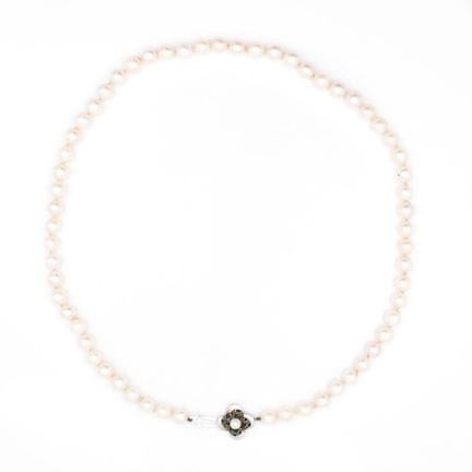 Collier Einreihig. Leicht cremefarbene Akoya-Zucht