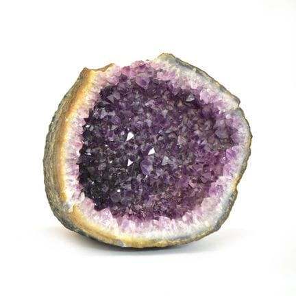 Große Amethystdruse Amethystkristalle mit wenigen 