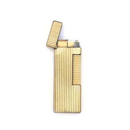 Feuerzeug Rillendekor. Schweiz, Dunhill London |  