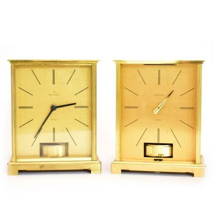 Zwei Tischuhren, Jaeger-LeCoultre Atmos VII, Embas