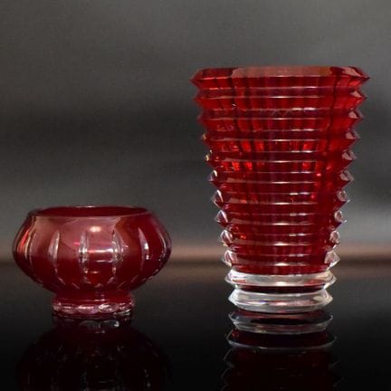 "Eye Vase Oval M" Dazu: Schale. Farbloses Glas, ro