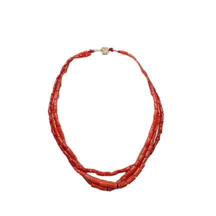 COLLANA A TRIPLO FILO  in corallo a bussolotti lis