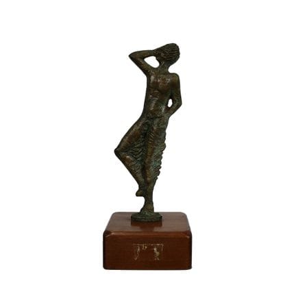 DOMENICO ZORA – Bronzeskulptur, die eine weibliche