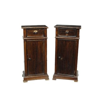 COPPIA DI COMODINI  in legno di abete ad un casset