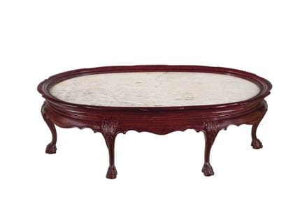 Beistelltisch oder Couchtisch aus geschnitztem und