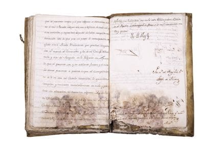 TITLES TO HOUSES ON SAN BERNABÉ STREET IN THIS COU