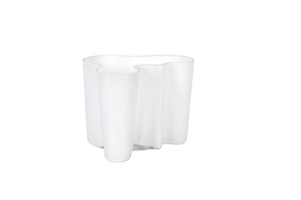 AALTO, ALVAR (1898 - 1976)
Glass vase, natural col