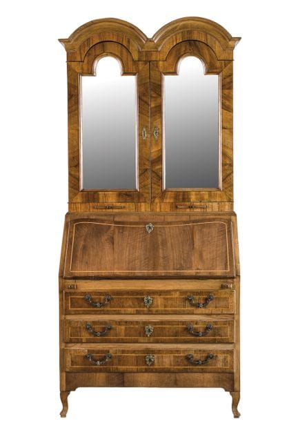 Georgian-style English bookcase in carved and burl