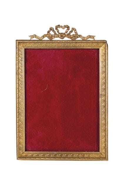 Louis XVI style frame in gilt bronze. Vegetal deco