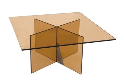 Couchtisch aus Rauchglas. 1970er Jahre. 50 x 110 x