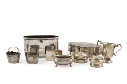 Miscellaneous pieces of hallmarked silver, 916 and
