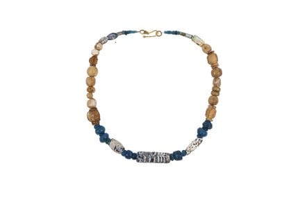 Hellenistic necklace in glass beads, in various co