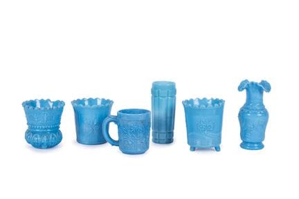 Lot of 6 pieces in opaline glass in shades of blue