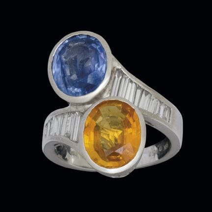 Ring aus 18-karätigem Weißgold mit einem ovalen bl