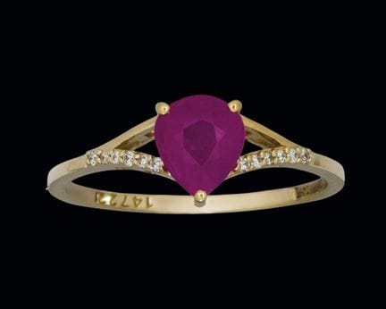 Ring aus 14-karätigem Gelbgold mit einem birnenför