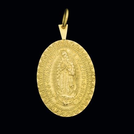 18K yellow gold pendant featuring an image of the 