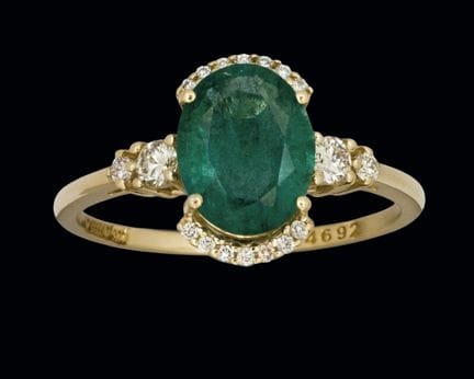 Ring aus 14-karätigem Gelbgold mit einem ovalen Sm