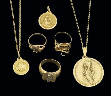 Miscellaneous jewelry pieces, mostly 18K yellow go