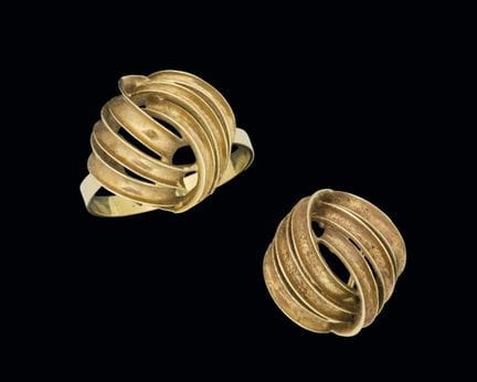 Set consisting of one ring and one earring in 18K 