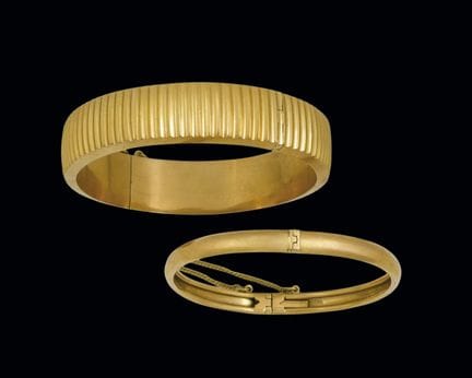 Set of two 18K yellow gold bracelets, bangle style