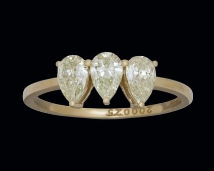 Ring aus 14-karätigem Gelbgold mit drei birnenförm