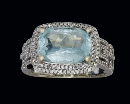 Ring aus 18-karätigem Weißgold mit einem Aquamarin
