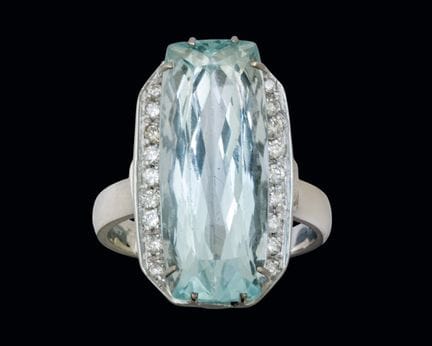 Ring aus 18-karätigem Weißgold mit einem Aquamarin