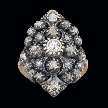Ring in Form eines Weberschiffchens aus Gelbgold u