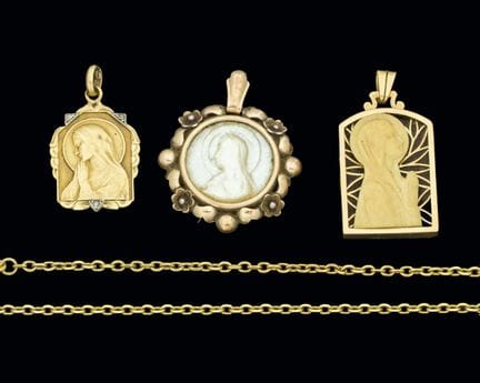 Miscellaneous jewelry pieces, mostly 18K yellow go