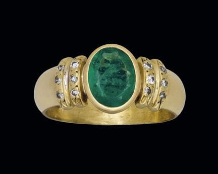 Ring aus 18-karätigem Gelbgold mit einem kolumbian