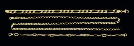 Lot of 18K yellow gold chains. Weight: 35.52 gr. .