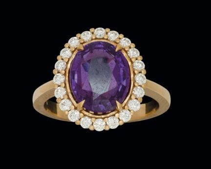 Roségoldring mit einem violetten Saphir im Ovalsch