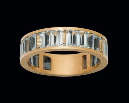 Ring aus 18-karätigem Roségold mit kalibrierten bl