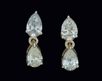 14K yellow gold earrings with pear-shaped diamonds