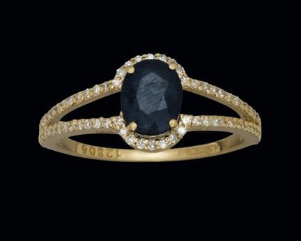 Ring aus 14-karätigem Gelbgold mit einem blauen Sa